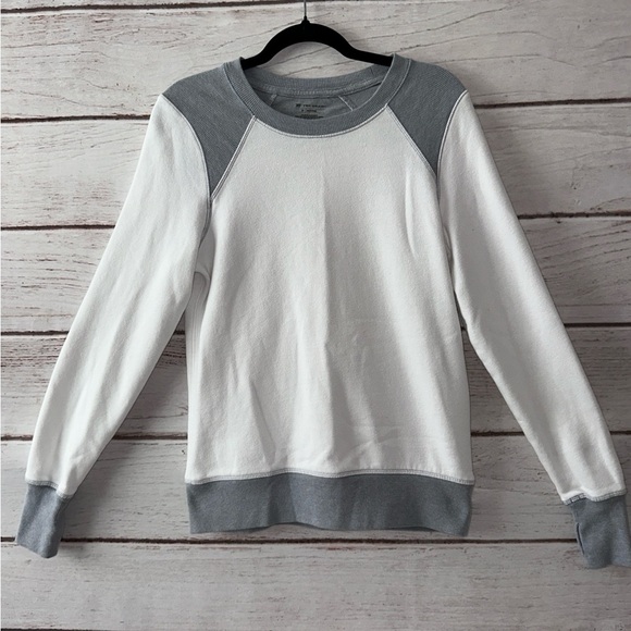 Tek Wear White and Gray Sweatshirt Size Medium Active Wear Gym Outdoor Warm - Picture 1 of 5